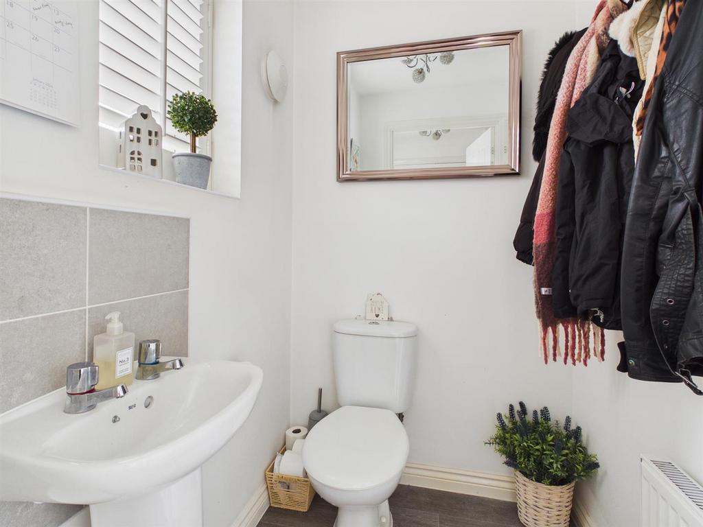 Cloakroom/WC