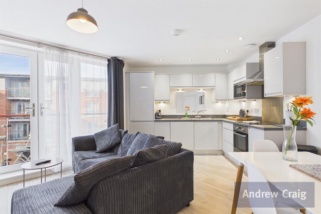 Lounge/Kitchen