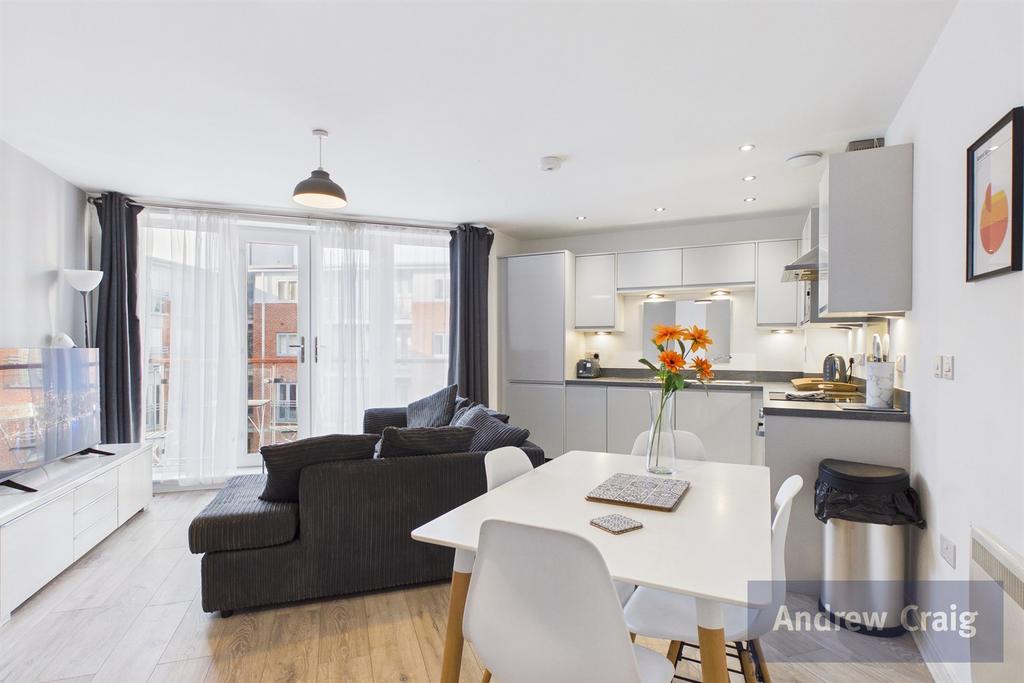 Lounge/Kitchen
