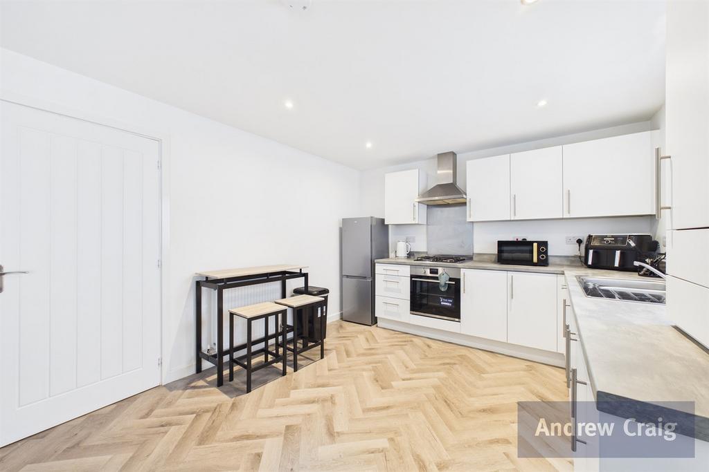 Open-Plan Kitchen/Lo