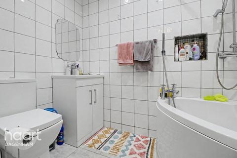 2 bedroom terraced house for sale, Monmouth Road, Dagenham