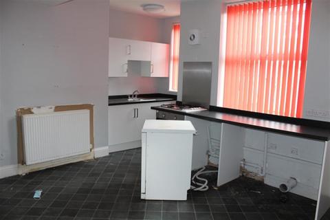 4 bedroom end of terrace house for sale, Grange Avenue, Allerton, Bradford