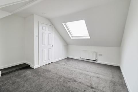 3 bedroom flat to rent, Barnard Road, Leigh-on-sea, SS9
