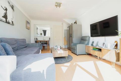 2 bedroom terraced house for sale, Norbury Avenue, Watford