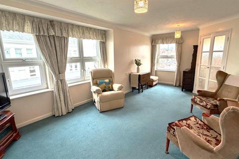 2 bedroom retirement property for sale, Clarence Road, Craig y Don, Llandudno