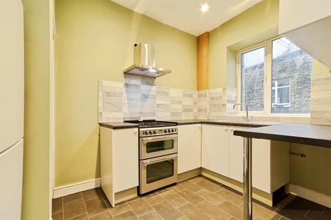 2 bedroom end of terrace house for sale, Hainworth Wood Road, Keighley BD21