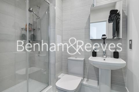 2 bedroom apartment to rent, Vousden Grove, Thamesmead SE28