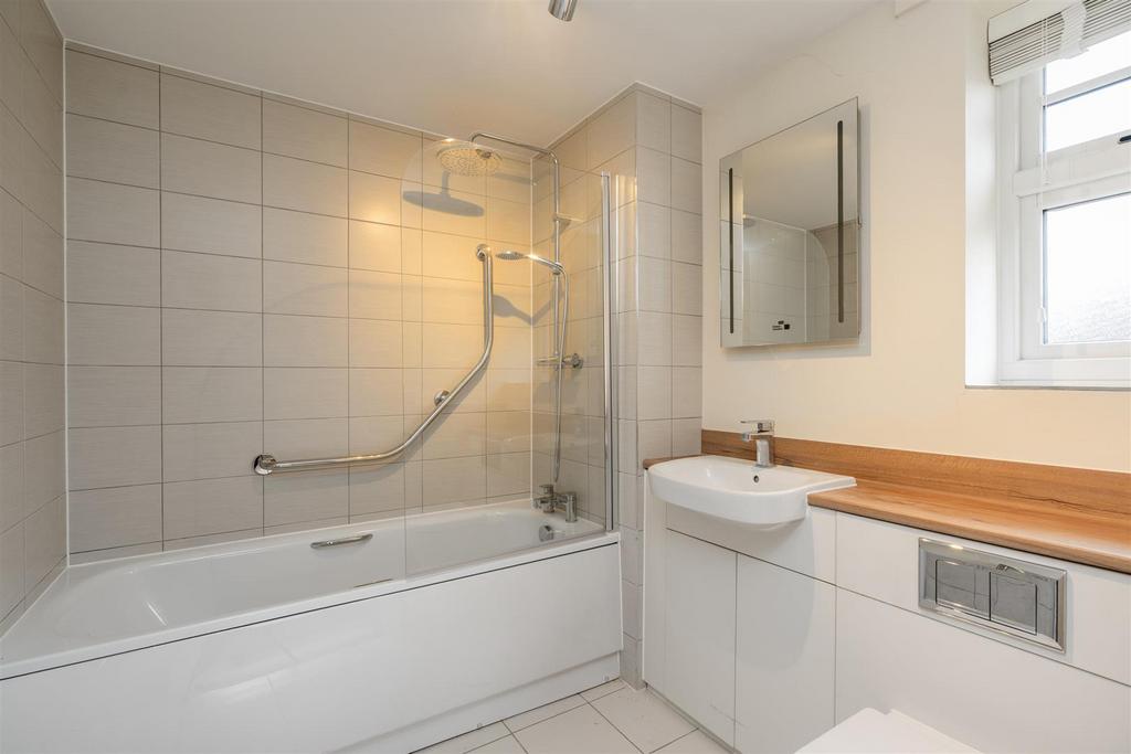 Apartment 22 Brueton Place 17.jpg