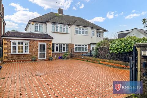 3 bedroom house for sale, Sewardstone Road, Waltham Abbey, EN9