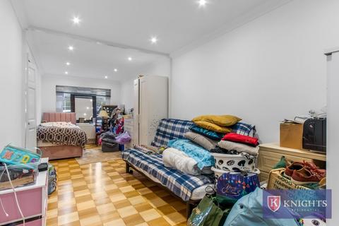 3 bedroom house for sale, Sewardstone Road, Waltham Abbey, EN9