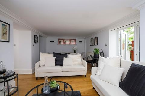 3 bedroom flat for sale, Silverdale Road, Eastbourne