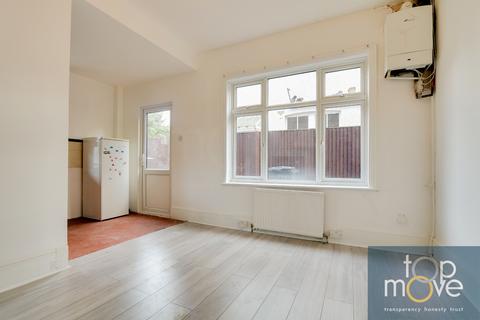4 bedroom house to rent, Northampton Road, Croydon, CR0