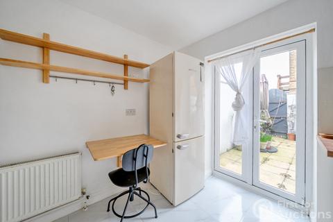 1 bedroom maisonette for sale, Market Terrace, Albany Road, Brentford