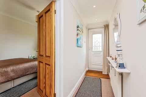 2 bedroom ground floor flat for sale, Canterbury Road, Worthing
