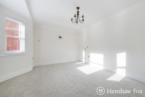2 bedroom flat for sale, Quoyne Court, Romsey Town Centre, Hampshire