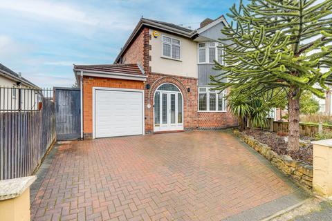 Dorothy Grove, Nottingham NG8