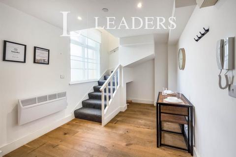 Studio to rent, Oddfellows Court, 48 Well Street, MK18