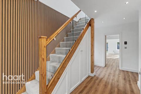 4 bedroom detached house for sale, Moat Bank, Burton-On-Trent