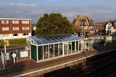 1 bedroom ground floor flat for sale, South Street, Lancing