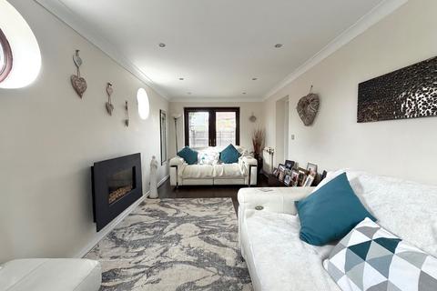 4 bedroom detached house for sale, Thurston Road, Saltney, CHESTER