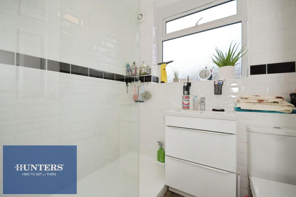 SHOWER ROOM.jpg
