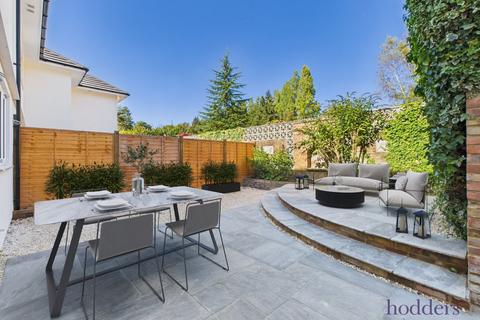 undefined, Holloway Hill, Lyne, Chertsey, Surrey, KT16