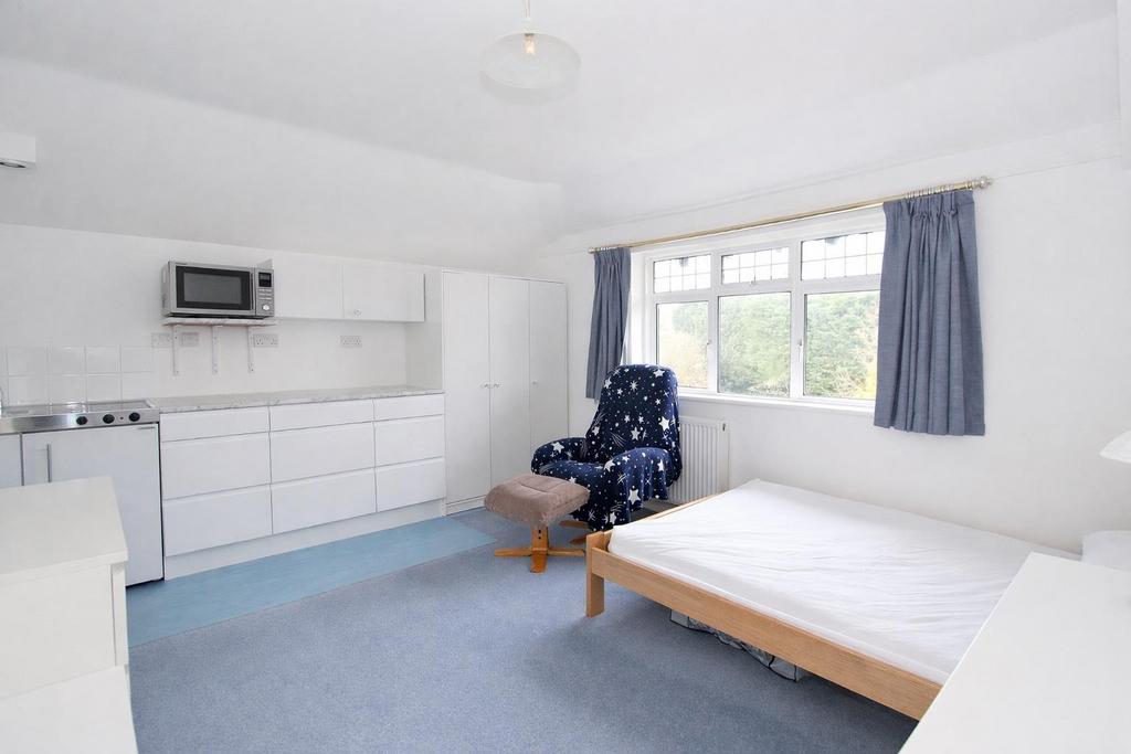 Bed 3.JPG