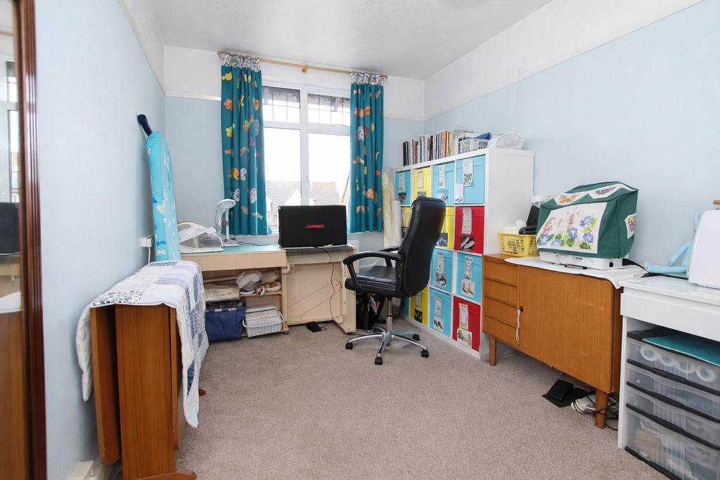 Bed 4.JPG