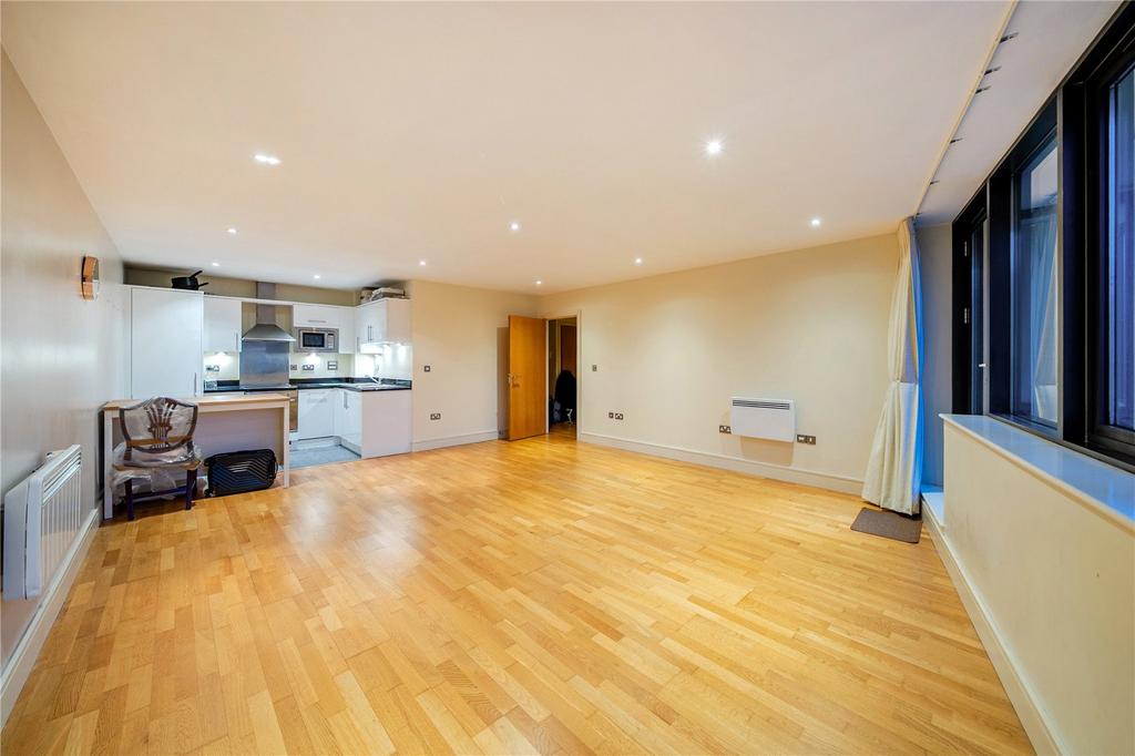 Recpetion/Kitchen
