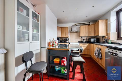 3 bedroom end of terrace house for sale, Melksham Close, Romford, RM3