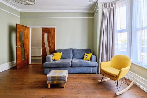 6 bedroom terraced house for sale, Auckland Road East, Southsea