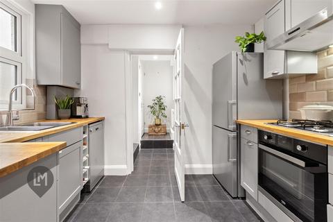 2 bedroom flat for sale, Merton Road, London