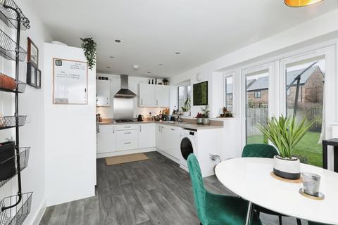 3 bedroom semi-detached house for sale, Swan Road, Lakeside, Doncaster