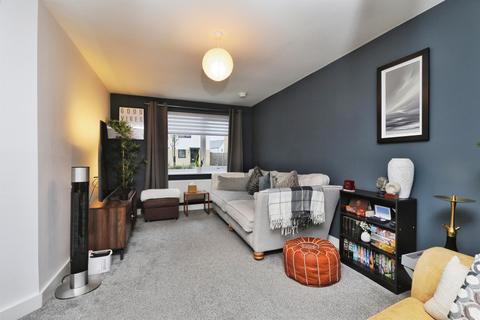 3 bedroom semi-detached house for sale, Swan Road, Lakeside, Doncaster