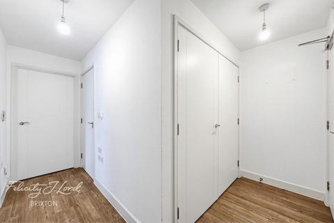 1 bedroom apartment for sale, Milles Square, London