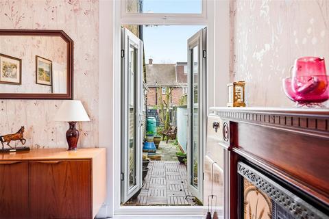 3 bedroom terraced house for sale, Plantation Road, Erith