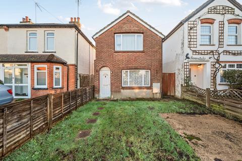 Loop Road, Kingfield, Woking, GU22
