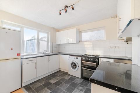 2 bedroom detached house for sale, Loop Road, Kingfield, Woking, GU22