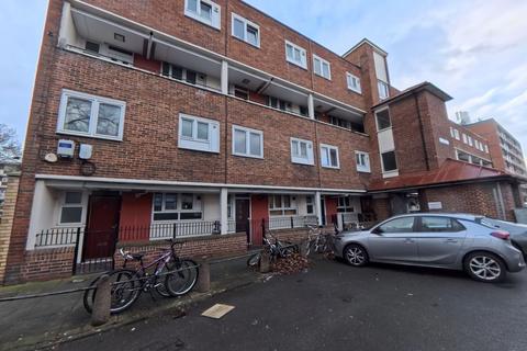 3 bedroom maisonette for sale, Kender Street, London SE14
