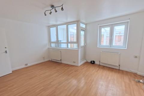 3 bedroom maisonette for sale, Kender Street, London SE14