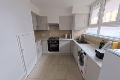 3 bedroom maisonette for sale, Kender Street, London SE14
