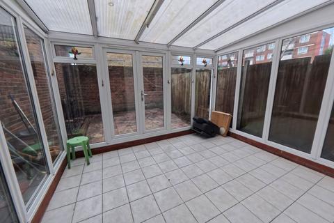 3 bedroom maisonette for sale, Kender Street, London SE14