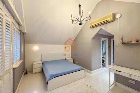 1 bedroom in a house share to rent, House Share-Brightlingsea Place, London, E14
