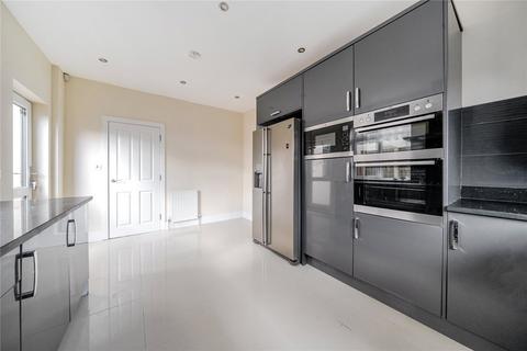 4 bedroom detached house to rent, Stoke Road, Slough, Berkshire, SL2