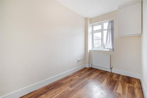 4 bedroom detached house to rent, Stoke Road, Slough, Berkshire, SL2