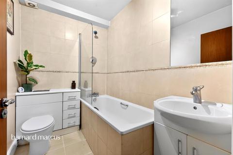 undefined, Ewell Road, SURBITON
