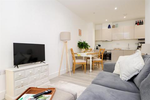 1 bedroom flat for sale, North Street, Horsham