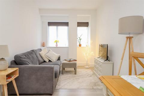1 bedroom flat for sale, North Street, Horsham