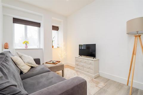 1 bedroom flat for sale, North Street, Horsham