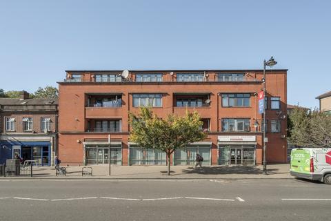 2 bedroom flat for sale, High Road, London